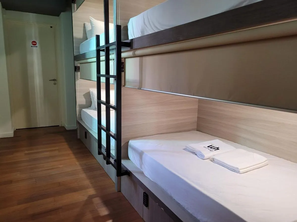 Hotel a capsule Hotel Wink At Upper Cross Street Singapore